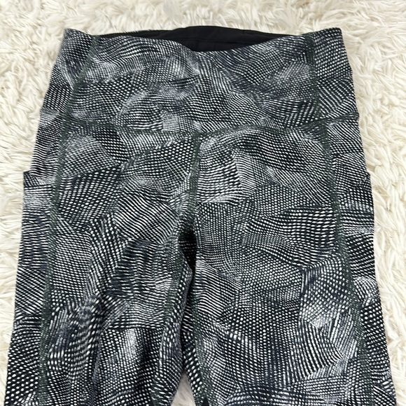 Lululemon Time To Sweat Crop 23" Velocity Mesh Island Mist Black - Picture 2 of 6